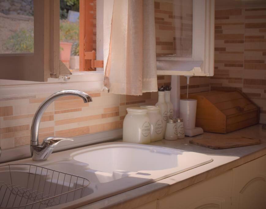 Kiki'S Beautiful House On Famous Village Pentátion 외부 사진