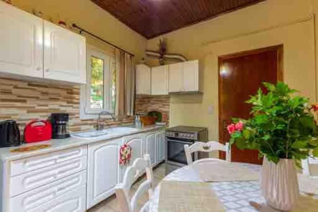 Kiki'S Beautiful House On Famous Village Pentátion 외부 사진